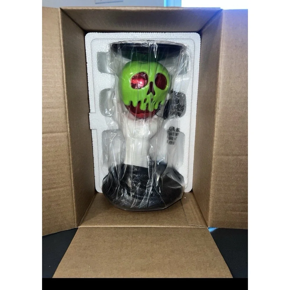 Bath & Body Works VILLAINS Evil Queen Poison Apple 3Wick Candle Holder glows NEW